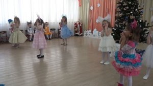 Танец кукол на новый год.