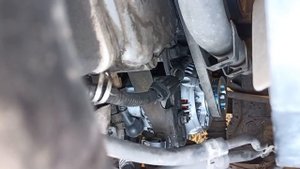 01 Suzuki grand Vitara 2.5 v6 alternator replacement the easy way!!!