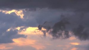 Футаж красивые грозовые облака