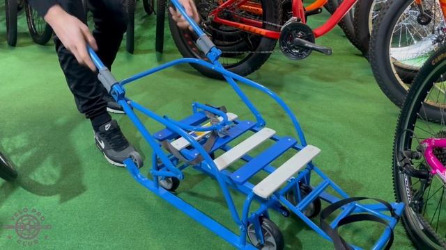 Дитячі Санки Мрія LUX з колесами, спинкою та ручкою штовхачем малинові, складні, дерев'яна планка смотреть онлайн