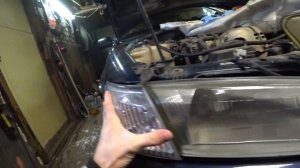 Как снять передний поворотник Toyota Camry SXV20