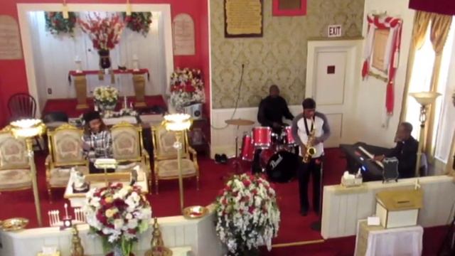 Musical by Youth Pastor Gabriel Marshall, Pianioist Bishop Edgar Young and Drummer Charles Ballard. смотреть онлайн