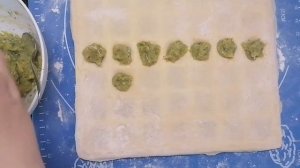 Пельмени. Как лепить равиоли с курицей