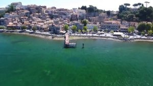 ? Озеро Браччано (Lago di Bracciano) в Италии