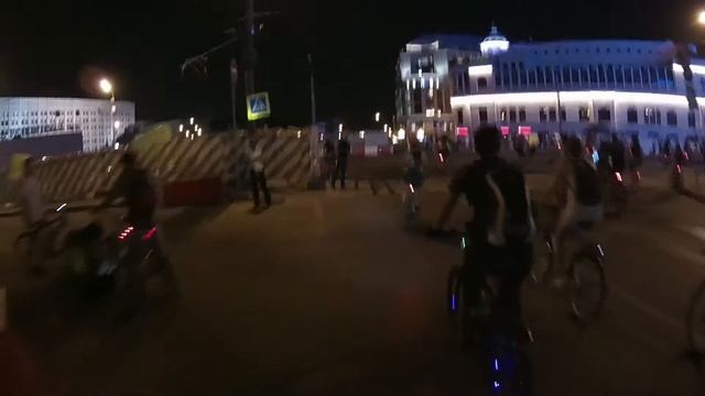 Второй Ночной Московский Велопарад на самокатах. 02.07.2016 смотреть онлайн