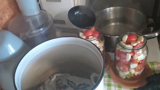 МАРИНОВАННЫЕ ПОМИДОРЫ С ЧЕСНОКОМ. смотреть онлайн