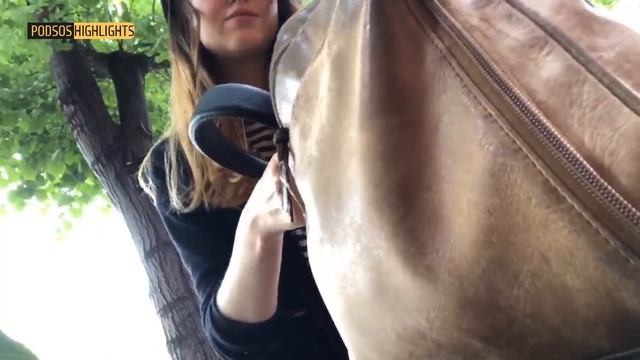 ЛИЗОН ХОДИТ БРОДИТ СЕБЯ ПОКАЗЫВАЕТ