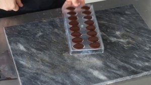 Процесс изготовления корпусных шоколадных конфет