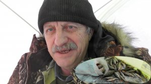 Ловля крупного окуня со льда.Такая рыбалка-мечта каждого рыболова.Рыбалка в палатке Медведь куб 3.