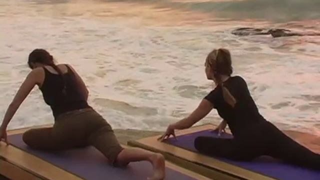 Yoga Surf DVD Video clip, Grace Power Sunset - Maral Hadidi, Vinyasa смотреть онлайн