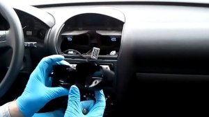 TID (Triple Info Display) Opel Corsa C -- Remove the TID in a Corsa C Z12XE