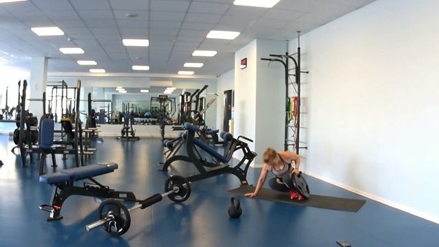 Функциональная тренировка - крепкие ягодицы, сильная спина. Для девушек, которые любят пожёстче.