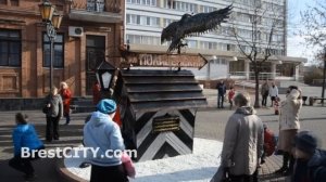 BRESTCITY.COM: Новая скульптура на Советской в Бресте (2014)
