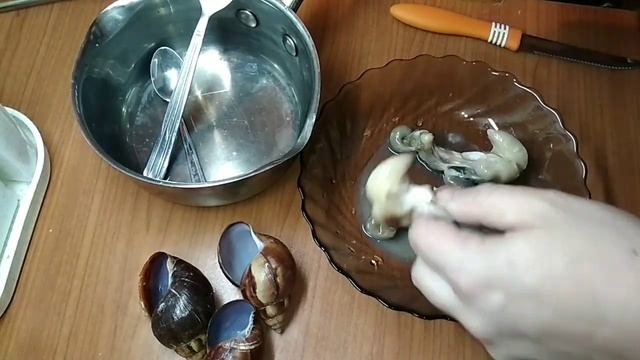 Заготовка улиток для приготовления. Улитководам не смотреть! смотреть онлайн