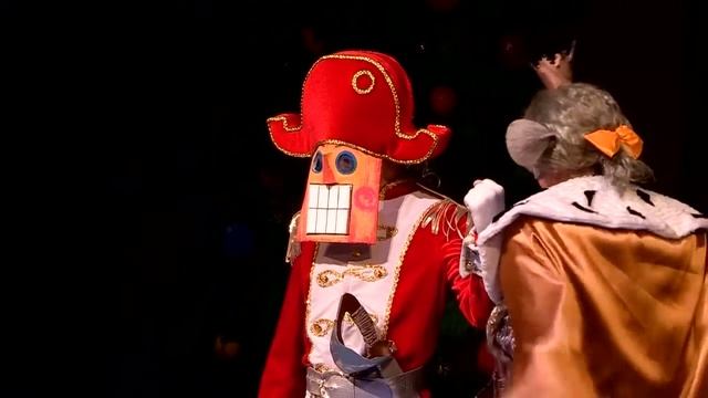 В канун Нового года Русский Драматический театр ЮКО поставил спектакль "Щелкунчик". 27.12.2016 г. смотреть онлайн