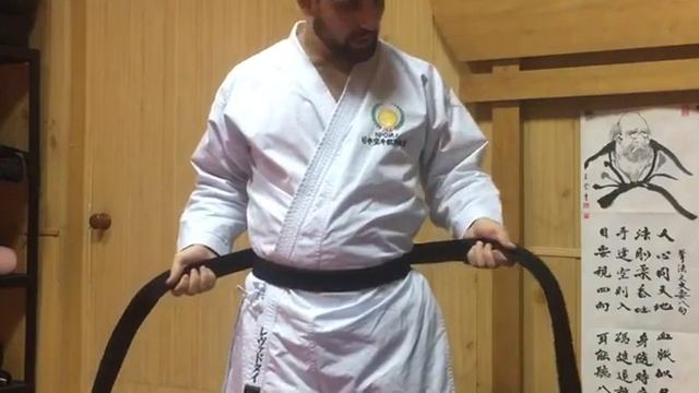 Как завязывать пояс на каратэги (кимоно)? смотреть онлайн