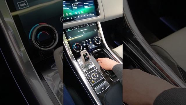 Заглянем в элитный внедорожник Range Rover Sport