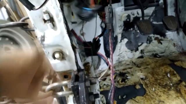 Lada 4х4 Сильный удар в стойку. смотреть онлайн