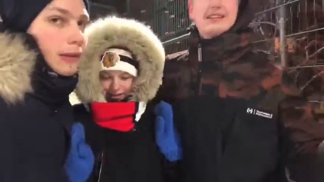 ОКОЛОФУТБОЛЬЩИК СПАС ДЕВУШКУ ОТ ПСЕВДО ОФФНИКОВ смотреть онлайн