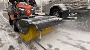 Садовый трактор со щеткой Husqvarna TC 238 TX