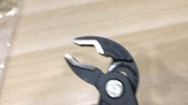 Клещи переставные LAOA смотреть онлайн