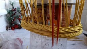 Плетем РОЖДЕСТВЕНСКИЕ САНИ . Плетение из бумаги, газетных трубочек