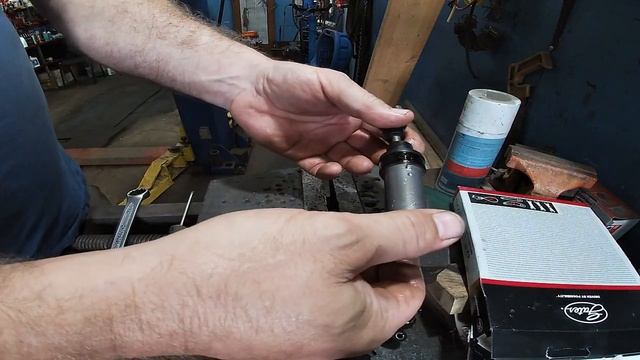 BMW 3 series - заклинил цилиндр сцепления -почему ? смотреть онлайн