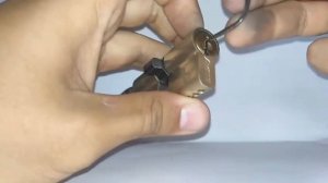 КАК ОТКРЫТЬ ЗАМОК БЕЗ КЛЮЧА