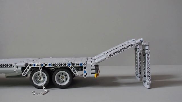 Lego Technic Truck and Trailer (Convoi Ecxeptionnel) смотреть онлайн
