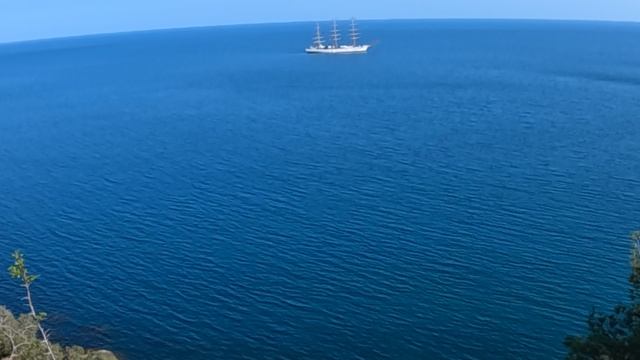 Яхта Алые Паруса в Крыму