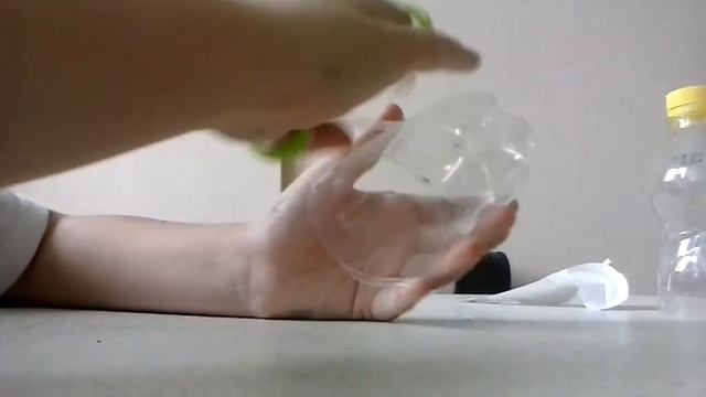 Делаем штатив из пластиковой бутылки для телефона смотреть онлайн