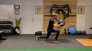 How To Do Med Ball Reverse Lunge Rotation