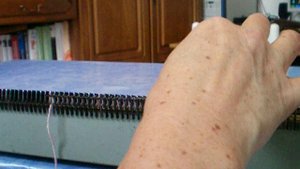 Первый способ набора петель на вязальной машине Нева-2