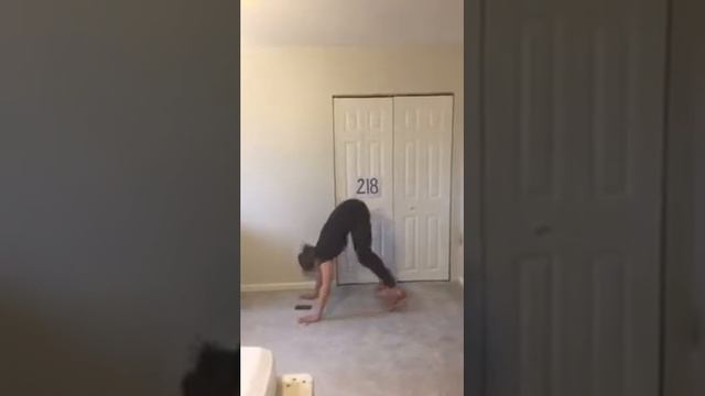 Бешеная Сушка 13. Судный день 2. 1 мин стульчик, 2 мин бёрпи смотреть онлайн