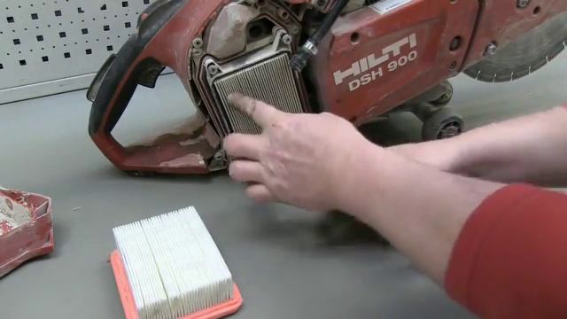 DSH 900 - Cambiar filtro de aire смотреть онлайн