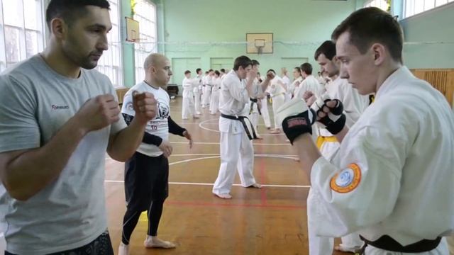 КАРАТЭ ДЛЯ НАЧИНАЮЩИХ | МАКС И ХАМЗА ПРОБУЕТ КИОКУШИНКАЙ