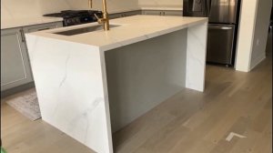 Calacatta Grey vein Kitchen countertop  #slstoneworks 4032 #TorontoCanada code #4032