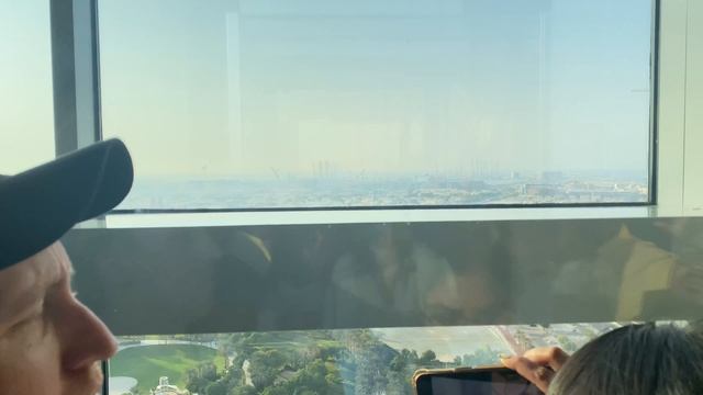 Золотая рамка. Поднимаемся на скоростном лифте смотреть онлайн