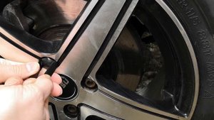Защитные Колпачки на колёсные болты Литых Дисков для всех моделей МАШИН