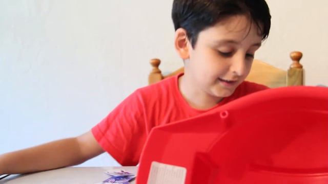 Открываем игрушечные деньги. Opening toy money смотреть онлайн