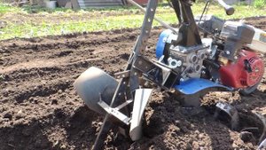 Нарезка борозды мотоблоком без предварительной обработки земли.