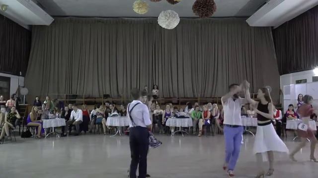 Copa de Oro 2018 - Libre Salsa Cubana - Principiantes 1/4 финала (4 заход) 1 - Ракурс 2 смотреть онлайн