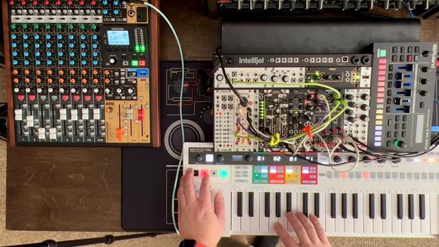 #Jamuary2022 - 14 - Roland TR6S + modular synth + Keystep Pro смотреть онлайн