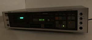 Винтажная стерео кассетная дека TEAC V90R с 3 головками-ЯПОНИЯ-1982-год