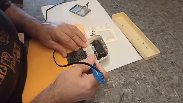 Тонометр- нет цифры на дисплее-ремонт за 5 минут. смотреть онлайн