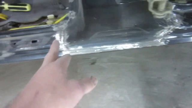 Двери уже перекрашивались.А это ни есть хорошо.Решил зачистить их до железа. смотреть онлайн