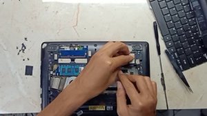 SERVICE NETBOOK ACER - SERVICE LAPTOP ACER - CARA MERAKIT ACER ASPIRE ONE 722