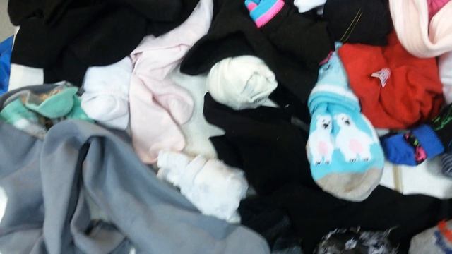 SOCKS - детские носки, колготки сток 3 пакет 5.6кг 160шт 17,1 евро/кг смотреть онлайн