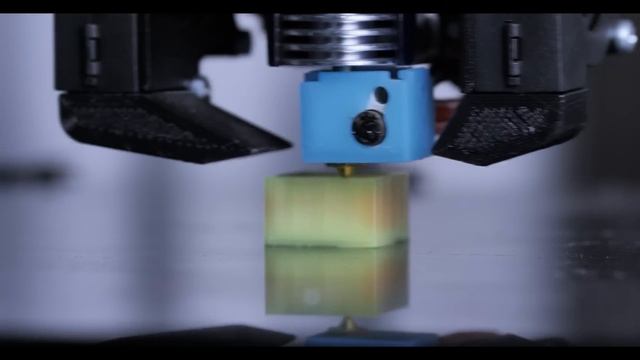 ПЛАСТИК МЕНЯЮЩИЙ ЦВЕТ / ФИЛАМЕНТ ДЛЯ 3D ПРИНТЕРА МЕНЯЮЩИЙ ЦВЕТ. смотреть онлайн