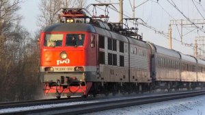 ЧС200-012 со скоростным поездом "Невский экспресс" Санкт-Петербург - Москва и приветливой бригадой